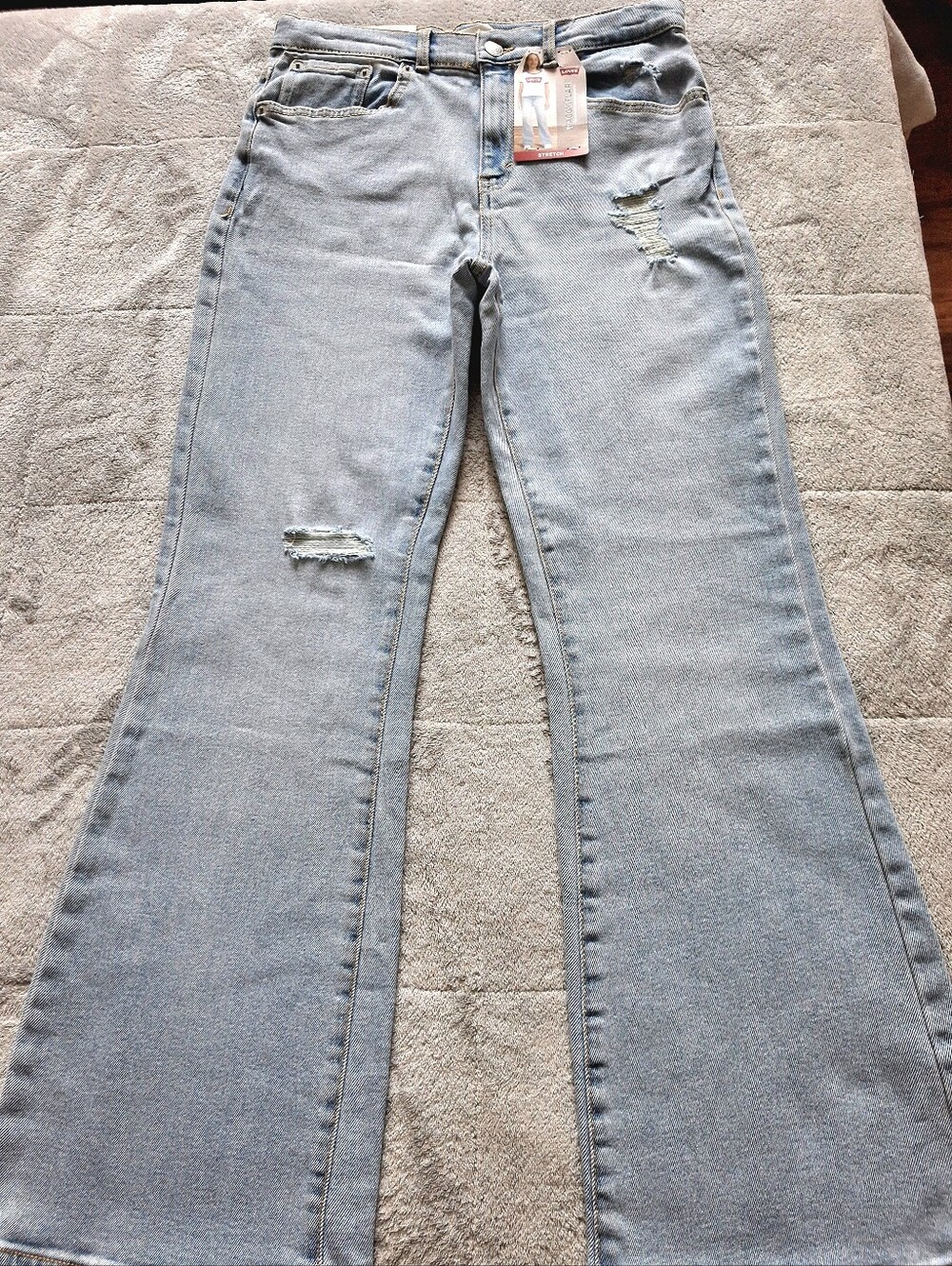 NWT Levi’s Baggy Flare Jeans Girls 16 Light Wash Distressed Stretch